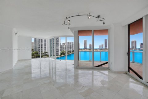 Condo in Aventura, Florida, 3 bedrooms  № 1713095 - photo 4