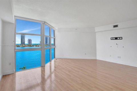 Condo in Aventura, Florida, 3 bedrooms  № 1713095 - photo 26