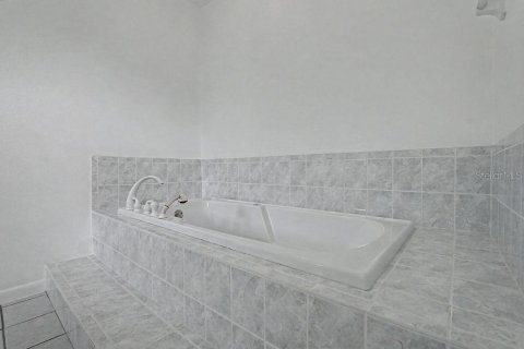 House in Dunnellon, Florida 4 bedrooms, 226.96 sq.m. № 2266840 - photo 30