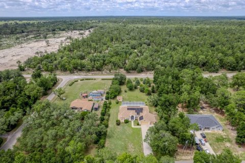 House in Dunnellon, Florida 4 bedrooms, 226.96 sq.m. № 2266840 - photo 8