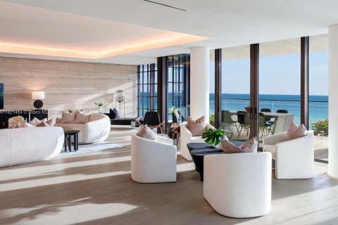 Condominio en venta en Surfside, Florida, 4 dormitorios, 481.7 m2 № 1975696 - foto 2