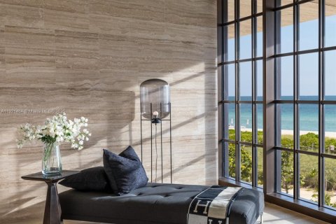 Condominio en venta en Surfside, Florida, 4 dormitorios, 481.7 m2 № 1975696 - foto 14