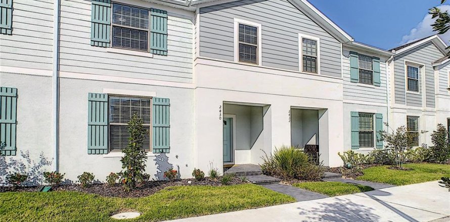 Townhouse in Kissimmee, Florida 5 bedrooms, 210.24 sq.m. № 1143356