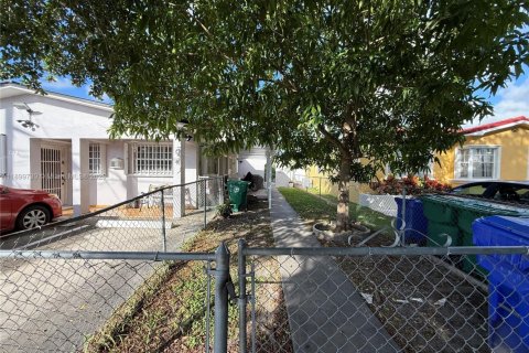 House in Miami, Florida 2 bedrooms, 69.68 sq.m. № 1952480 - photo 13