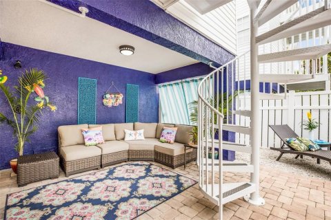 House in Holmes Beach, Florida 3 bedrooms, 211.91 sq.m. № 1643108 - photo 30
