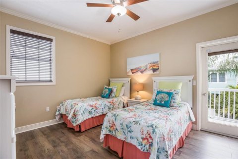 House in Holmes Beach, Florida 3 bedrooms, 211.91 sq.m. № 1643108 - photo 24