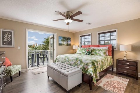 House in Holmes Beach, Florida 3 bedrooms, 211.91 sq.m. № 1643108 - photo 22