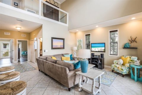 House in Holmes Beach, Florida 3 bedrooms, 211.91 sq.m. № 1643108 - photo 9