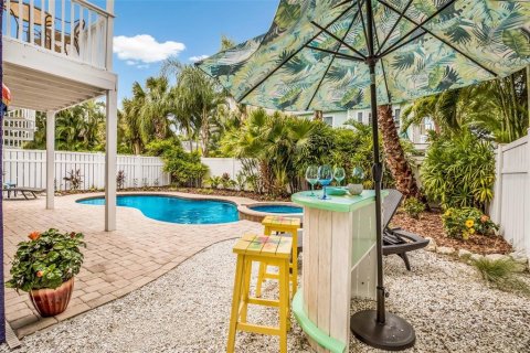 House in Holmes Beach, Florida 3 bedrooms, 211.91 sq.m. № 1643108 - photo 26