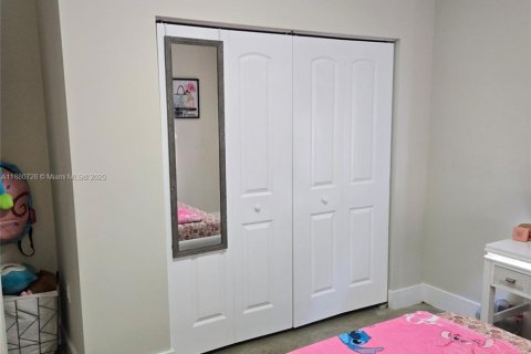 Casa en venta en Miami, Florida, 3 dormitorios, 147.71 m2 № 2021700 - foto 12