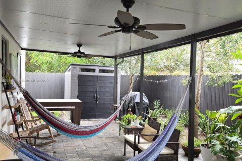 Casa en venta en Miami, Florida, 3 dormitorios, 147.71 m2 № 2021700 - foto 18