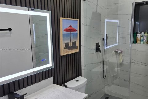 Casa en venta en Miami, Florida, 3 dormitorios, 147.71 m2 № 2021700 - foto 7