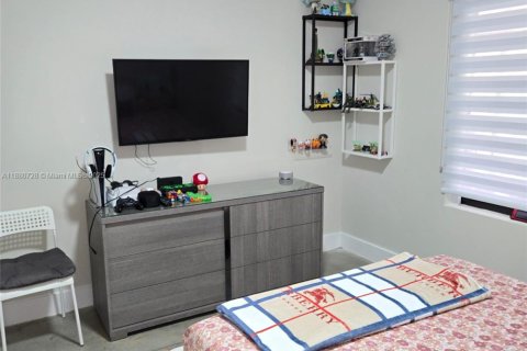 Casa en venta en Miami, Florida, 3 dormitorios, 147.71 m2 № 2021700 - foto 9