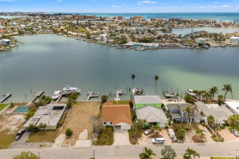 Land in Madeira Beach, Florida № 2128342