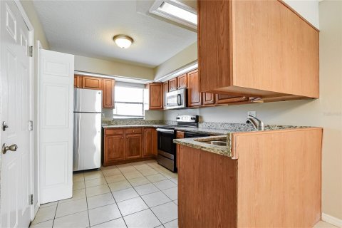Villa ou maison à louer à Kissimmee, Floride: 3 chambres, 123.47 m2 № 2150205 - photo 5