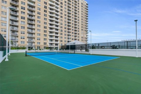 Condo in Miami, Florida, 1 bedroom  № 1823551 - photo 24