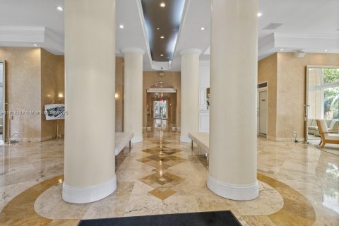 Condo in Miami, Florida, 1 bedroom  № 1823551 - photo 29