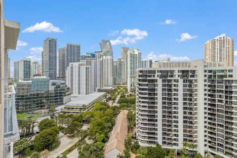 Condo in Miami, Florida, 1 bedroom  № 1823551 - photo 19
