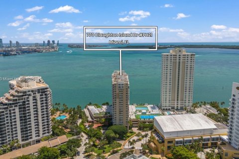 Condo in Miami, Florida, 1 bedroom  № 1823551 - photo 30