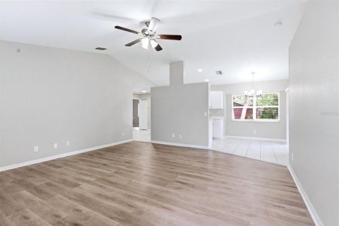 Villa ou maison à vendre à North Port, Floride: 3 chambres, 117.99 m2 № 2093328 - photo 4