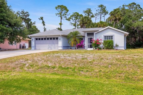 Villa ou maison à North Port, Floride 3 chambres, 117.99 m2 № 2093328