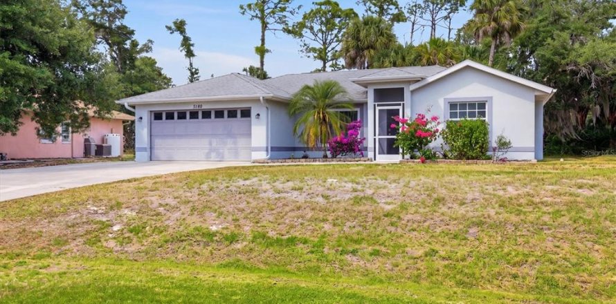 Villa ou maison à North Port, Floride 3 chambres, 117.99 m2 № 2093328