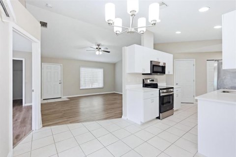 Villa ou maison à vendre à North Port, Floride: 3 chambres, 117.99 m2 № 2093328 - photo 11