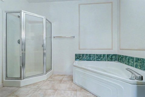 Condo in Clearwater, Florida, 2 bedrooms № 2111729 - photo 18