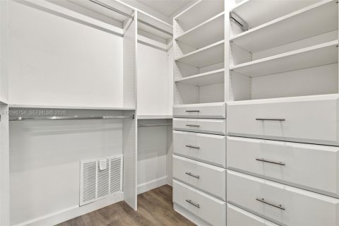 Купить виллу или дом в Уэстон, Флорида 4 спальни, 157.19м2, № 2421192 - фото 12