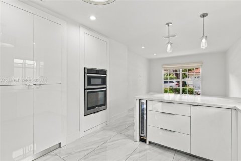 Купить виллу или дом в Уэстон, Флорида 4 спальни, 157.19м2, № 2421192 - фото 8
