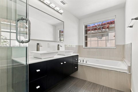 Купить виллу или дом в Уэстон, Флорида 4 спальни, 157.19м2, № 2421192 - фото 13