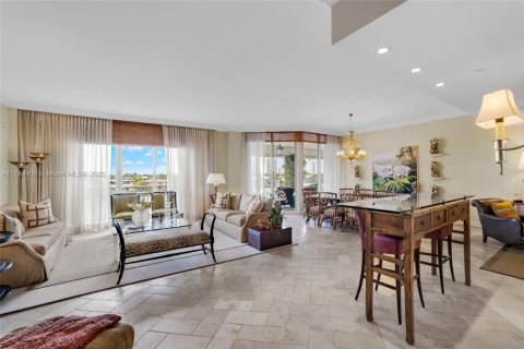 Copropriété à vendre à Aventura, Floride: 3 chambres, 283.35 m2 № 1863635 - photo 3