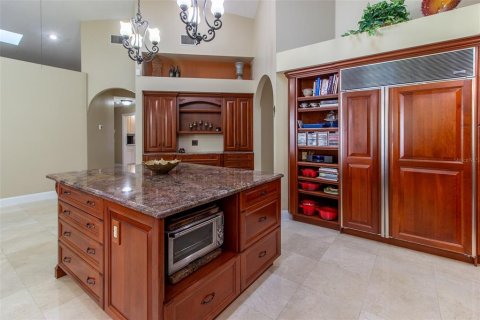 House in Ocala, Florida 4 bedrooms, 352.75 sq.m. № 1579072 - photo 11