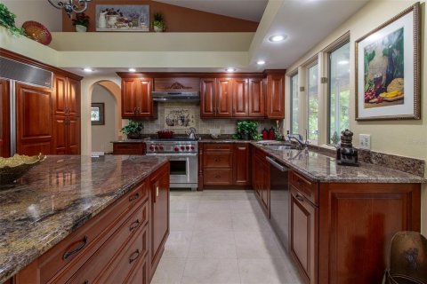 House in Ocala, Florida 4 bedrooms, 352.75 sq.m. № 1579072 - photo 13