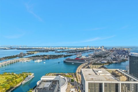 Condo in Miami, Florida, 1 bedroom  № 2035509 - photo 21