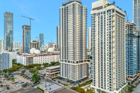 Condo in Miami, Florida, 1 bedroom  № 2035509 - photo 16