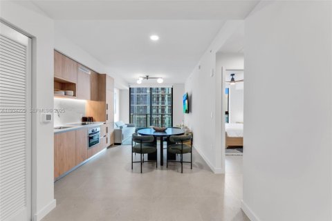 Condo in Miami, Florida, 1 bedroom  № 2035509 - photo 5