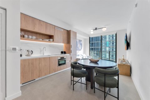 Condo in Miami, Florida, 1 bedroom  № 2035509 - photo 4