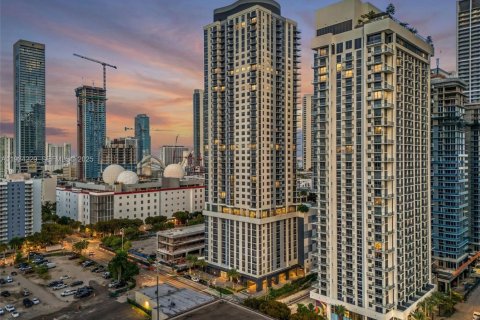 Condo in Miami, Florida, 1 bedroom  № 2035509 - photo 15