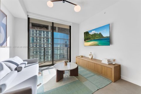 Condo in Miami, Florida, 1 bedroom  № 2035509 - photo 3