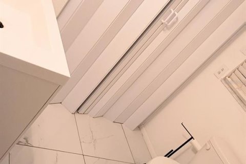 House in Saint Petersburg, Florida 4 bedrooms, 155.33 sq.m. № 1915696 - photo 16