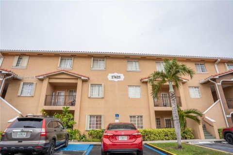 Condo in Hialeah, Florida, 3 bedrooms  № 1827448 - photo 2