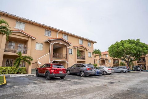 Condo in Hialeah, Florida, 3 bedrooms  № 1827448 - photo 3