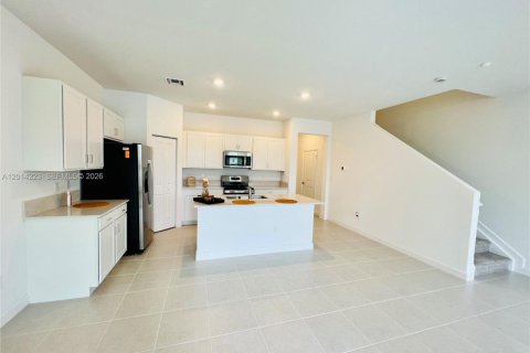Townhouse in Lake Worth, Florida 3 bedrooms, 157 sq.m. № 2076222 - photo 14