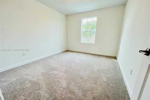 Townhouse in Lake Worth, Florida 3 bedrooms, 157 sq.m. № 2076222 - photo 12