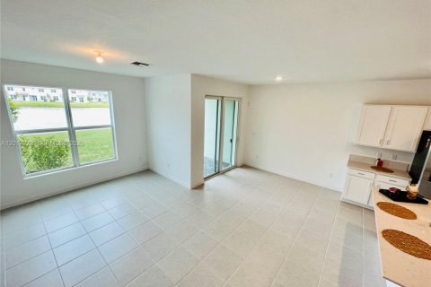Townhouse in Lake Worth, Florida 3 bedrooms, 157 sq.m. № 2076222 - photo 5