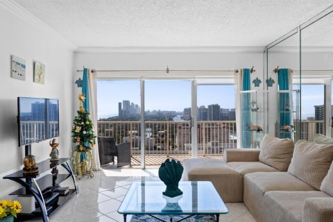 Condo in Hallandale Beach, Florida, 1 bedroom № 2187995 - photo 5