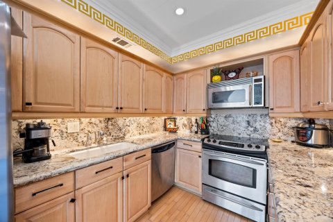 Condo in Hallandale Beach, Florida, 1 bedroom № 2187995 - photo 18