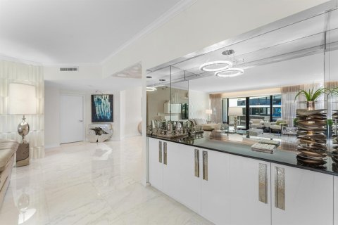 Copropriété à vendre à Palm Beach, Floride: 2 chambres, 231.98 m2 № 2184631 - photo 9
