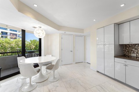Copropriété à vendre à Palm Beach, Floride: 2 chambres, 231.98 m2 № 2184631 - photo 17